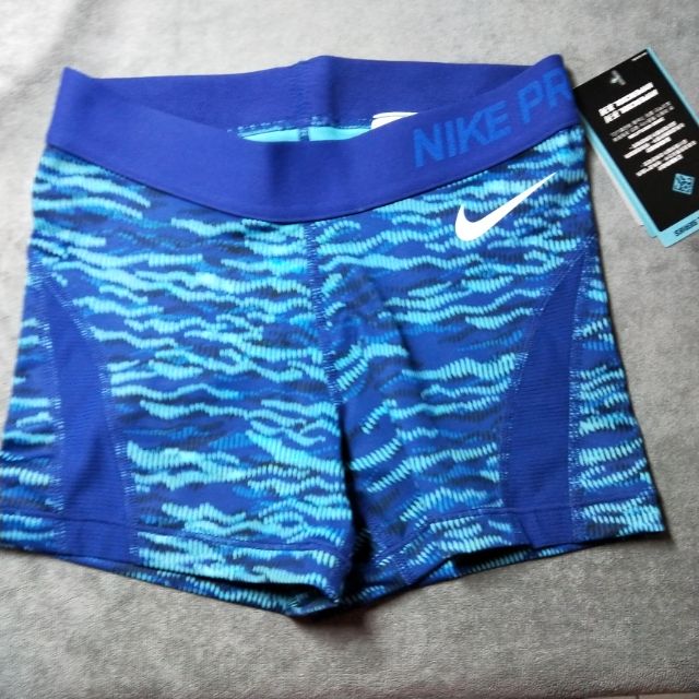 Nike  pro  全新緊身運動短褲