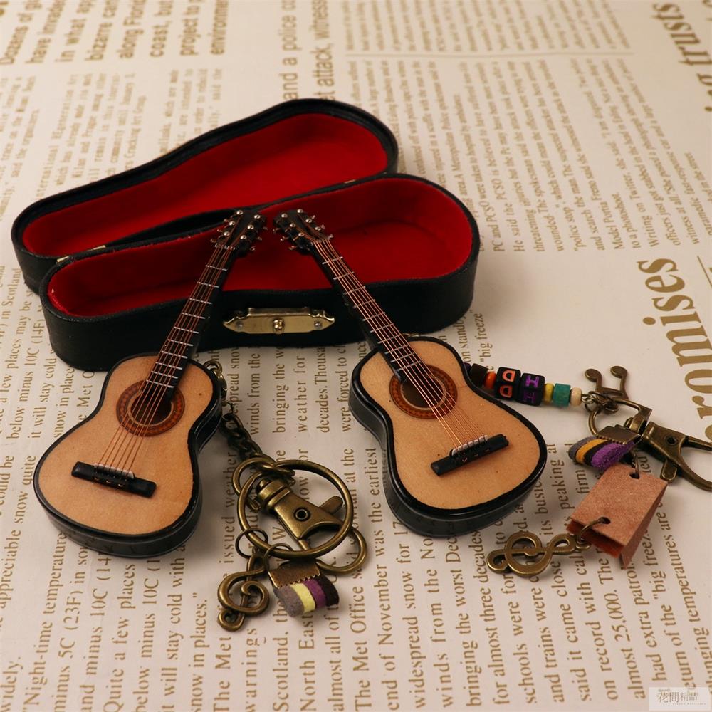 🔥熱賣DIY🔥鑰匙扣 客製化 鑰匙圈吊飾 鑰匙環 刻字木質吉他小提琴鑰匙扣 包包掛件 情侶男女創意迷你裝潢禮物