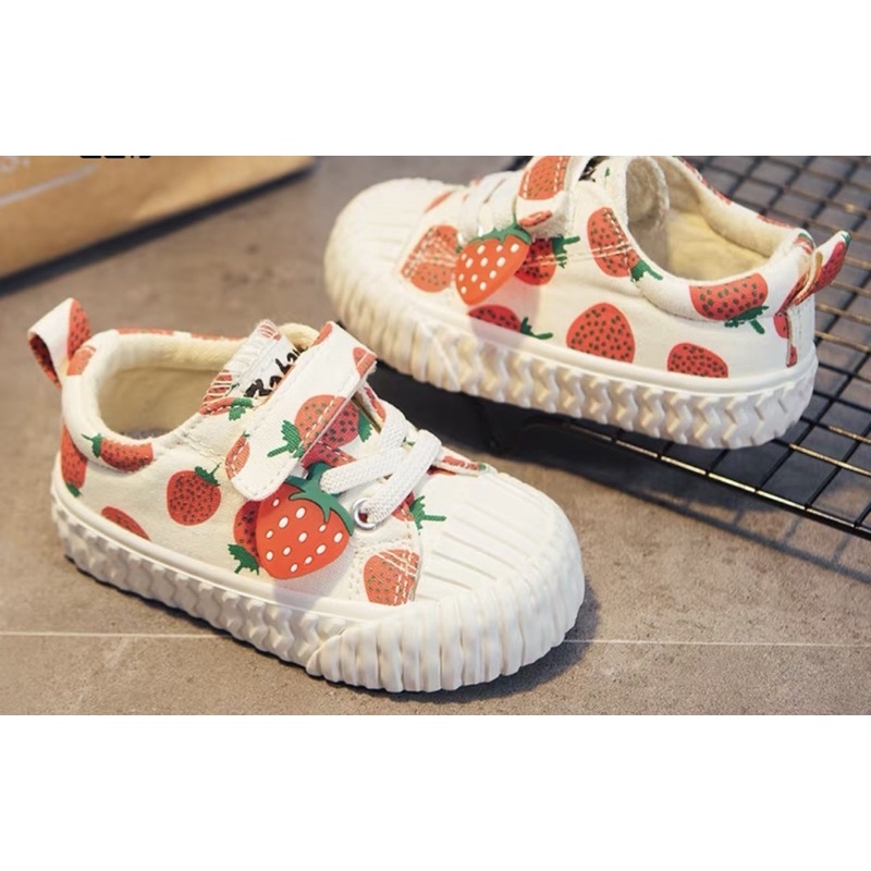 兒童草莓帆布鞋女童鞋子寶寶小童板鞋布鞋女寶夏季2022夏款新款（可永和面交）內長15cm