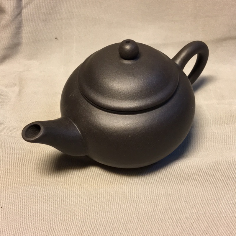 中國宜興早期黑鐵砂壺，容量150cc