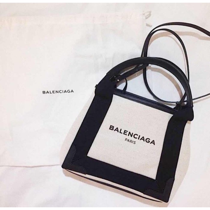 balenciaga cabas xs