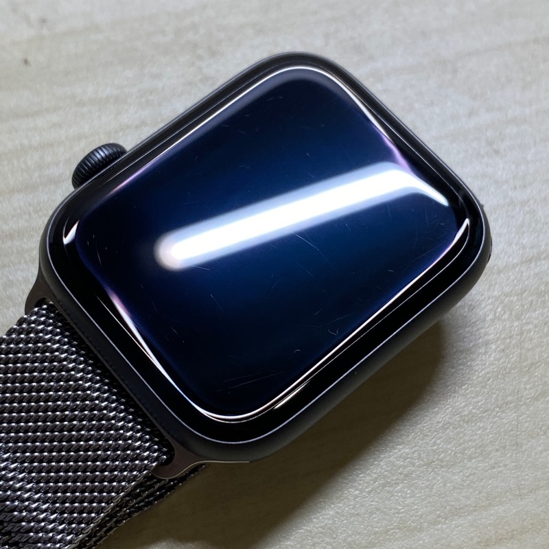 Apple watch S4 44mm 8成新，正常生活使用痕跡，不介意再購買。