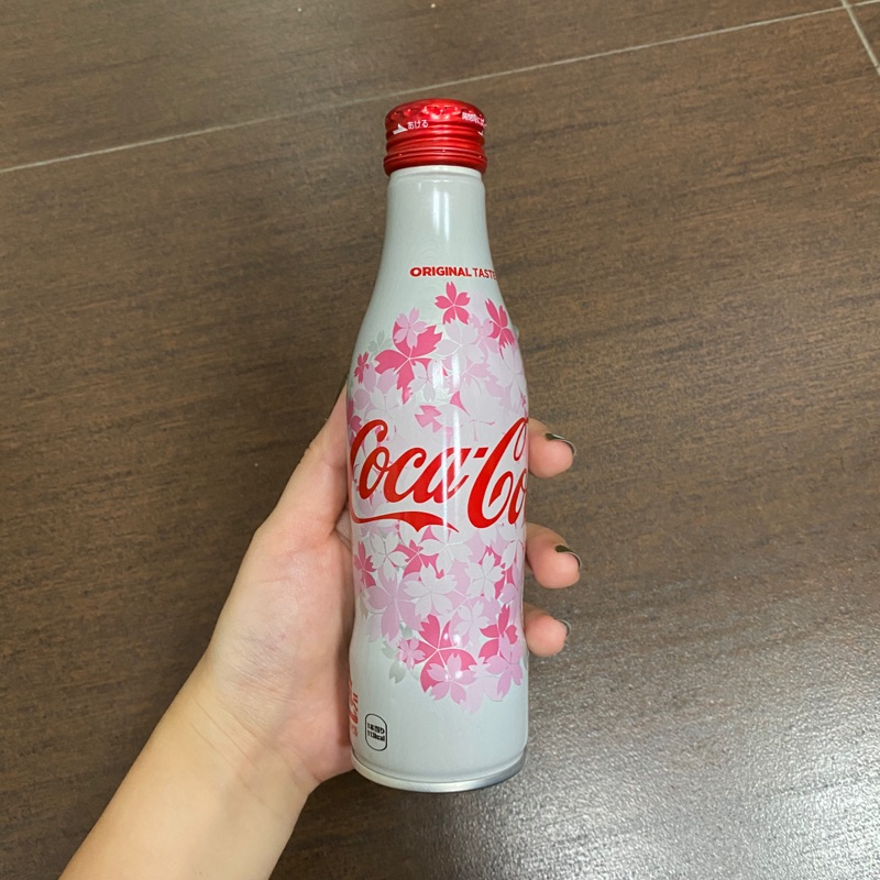 收藏釋出 2017櫻花可口可樂 鋁瓶滿水 250ml（收藏用，不可喝）