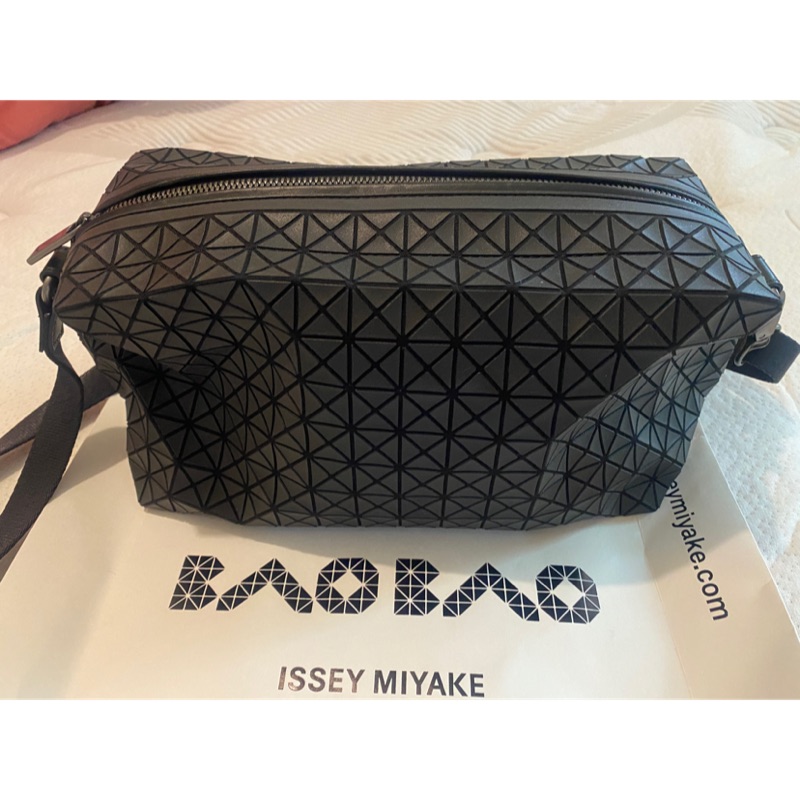 全新BAO BAO ISSEY MIYAKE SADDLE BAG 馬鞍包霧黑 蝦皮購物