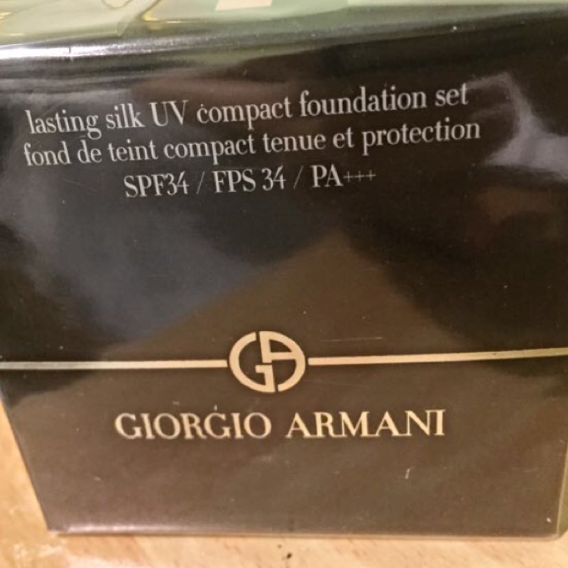 Giorgio Armani無瑕絲光防曬粉餅