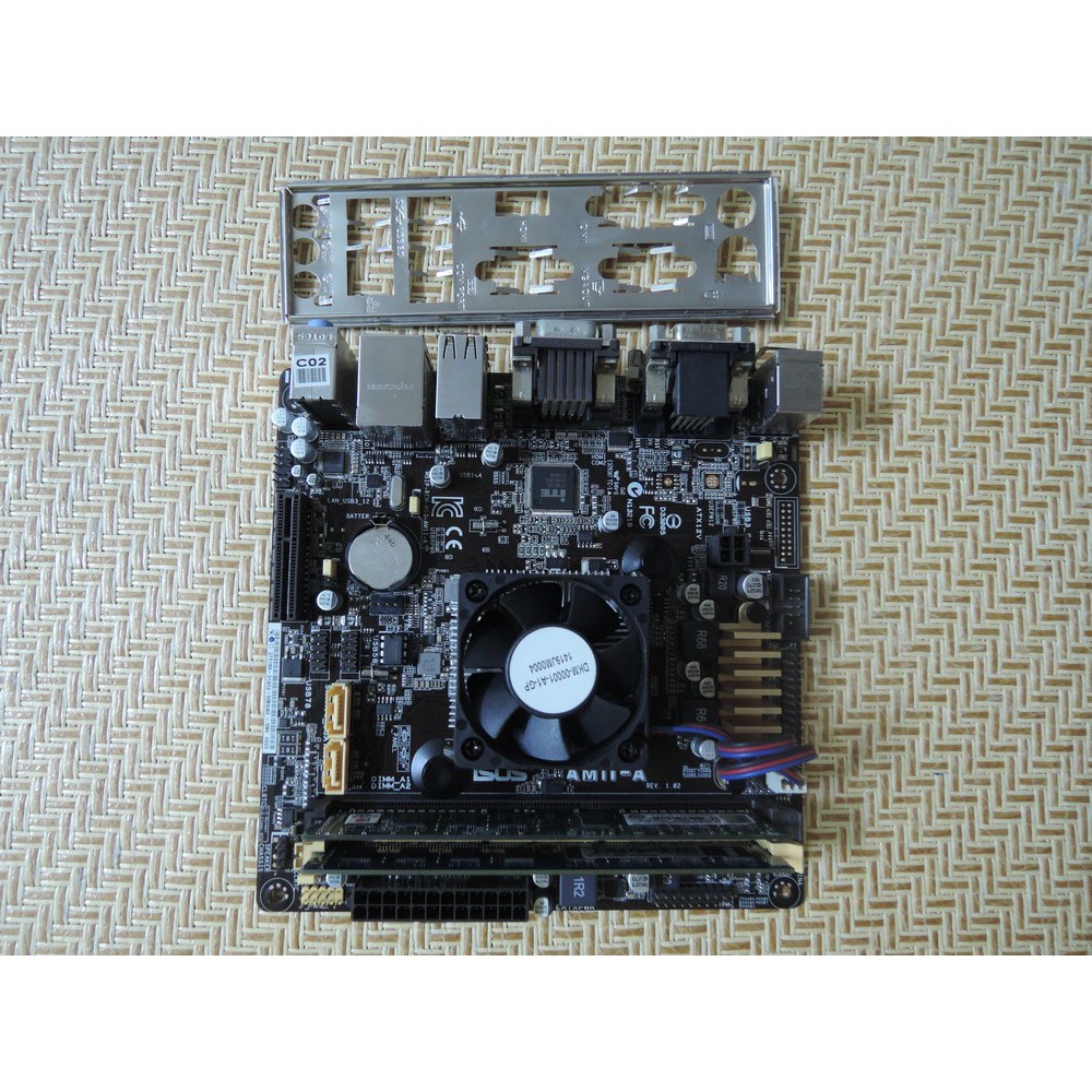 ASUS 華碩 Mini ITX Soc 主機板 + 四核心CPU + 2GB*2記憶體 HTPC USB 3.0