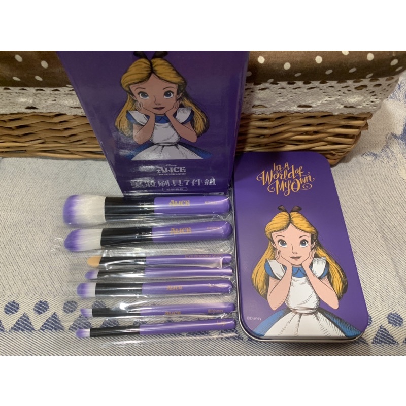 愛麗絲美妝刷具7件組😍紫色鐵盒裝😍夢遊仙境系列（愛麗絲款）限量一組🌟