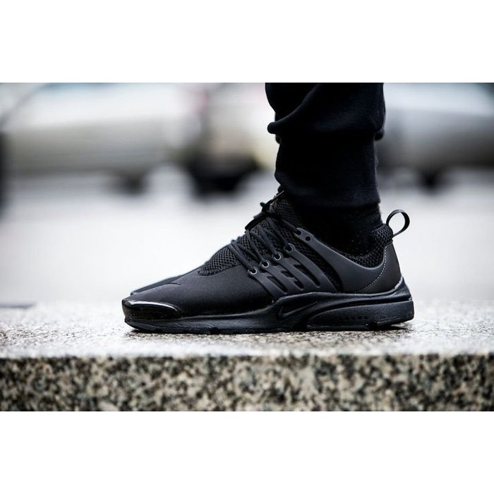 presto nike triple black