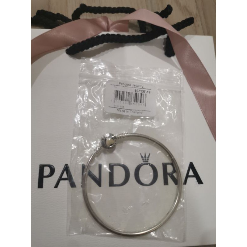 全新Pandora 愛心硬環（附袋子），19公分