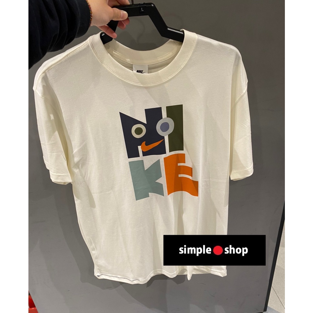 【Simple Shop】NIKE LOGO 運動短袖 可愛 卡通 塗鴉 寬鬆 短袖 米白色 男款 DR7835-133