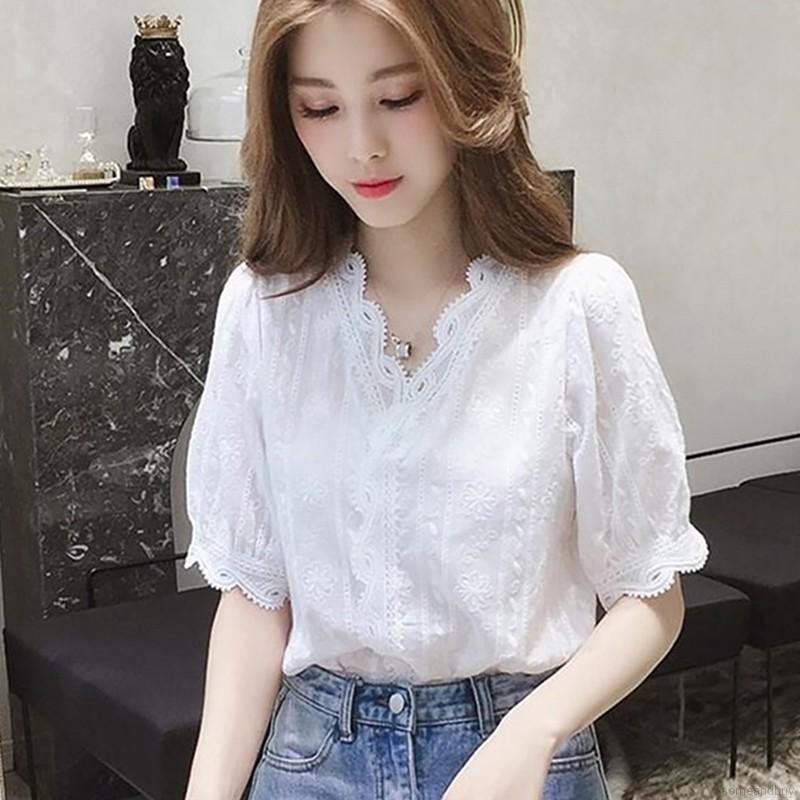 🌱Comeandbuy🙋韓款甜美Ｖ領黑色蕾絲花邊長袖翻領勾花鏤空性感百搭寬鬆燈籠袖大尺碼薄款套頭白色團購上衣
