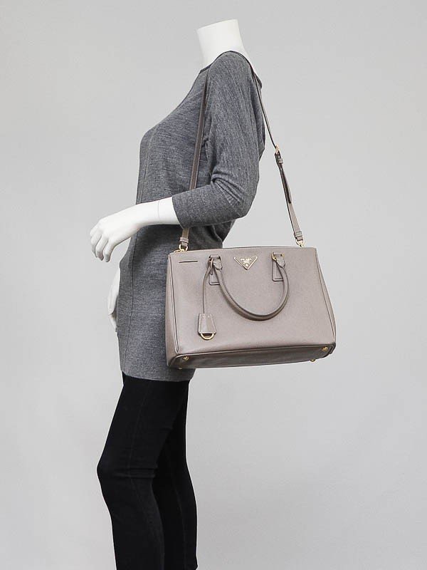 Prada saffiano lux handbag 裸灰色Argilla BN2274 殺手包| 蝦皮購物