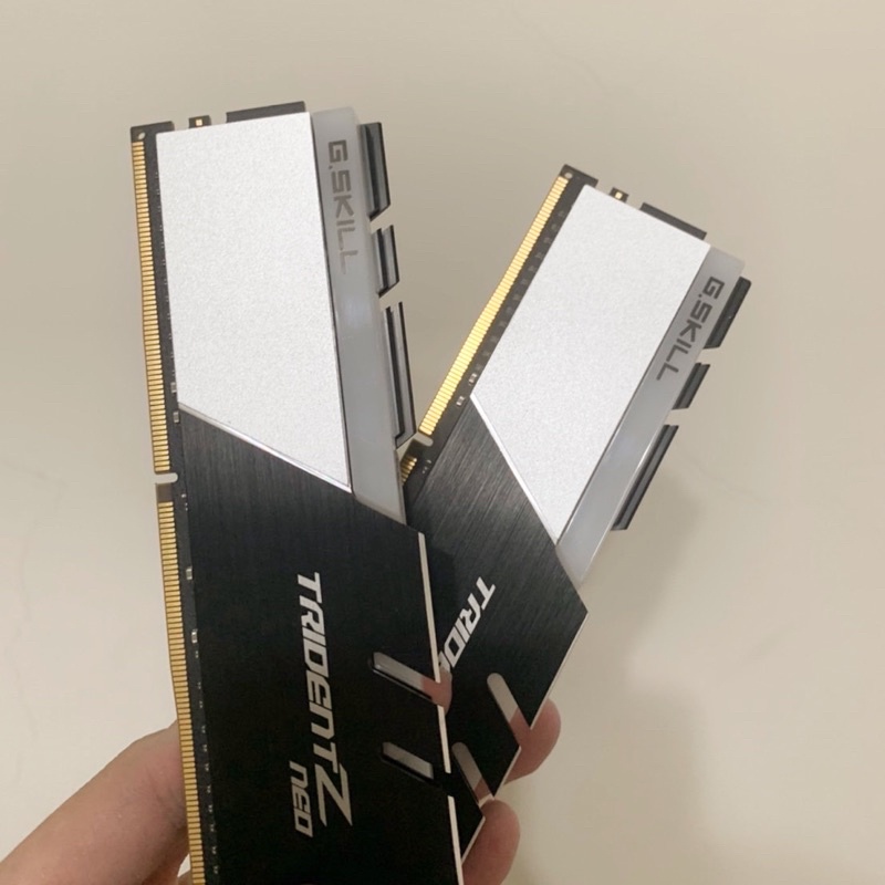 GSKILLS TZN 32G*2 DDR4-3200(二手）