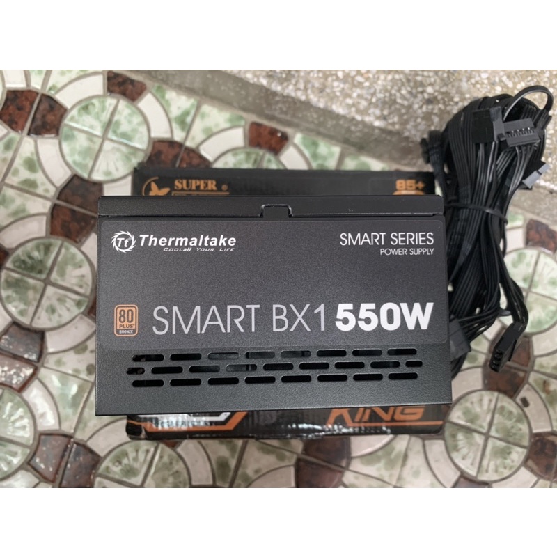 《電腦零組件》曜越科技SMART BX1 550W保固內