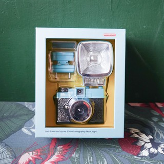 【星期天古董相機】全新Lomography Diana Mini 35mm 方形及半片幅格式底片相機