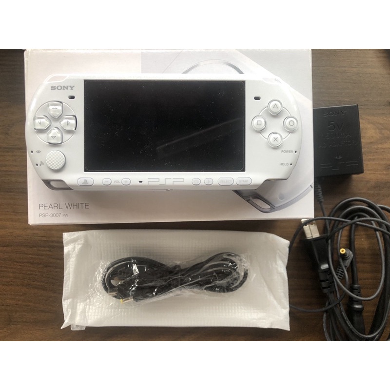 PSP Sony PSP-3007 白色主機 盒裝 近全新 送兩個遊戲片 猴子愛作戰 GT賽車