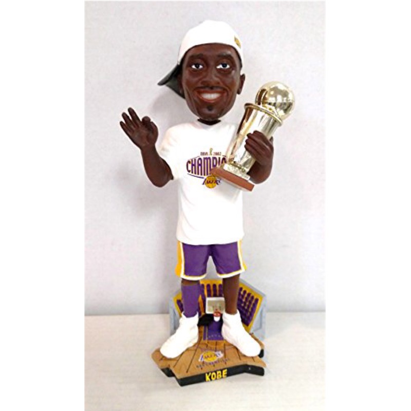 絕版全新 Kobe Bryant 2002年三冠限量 公仔