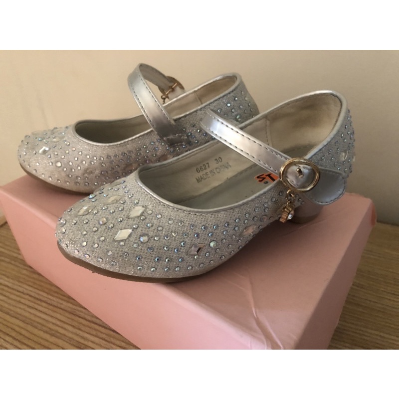 《二手》女童銀色公主娃娃鞋  台灣製 30號 日本娃娃（含鞋盒）