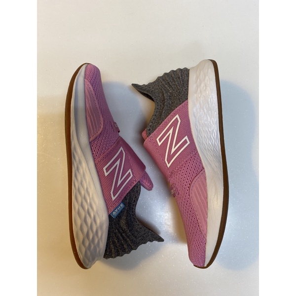 new balance 全新 粉紅色童鞋 18.5公分（鞋墊實量19公分）僅試穿