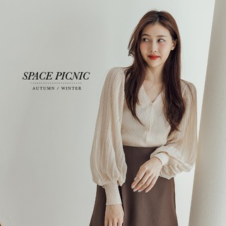 [明天出貨] Space Picnic｜V領百摺澎袖上衣-3色(現貨)【C21082035】