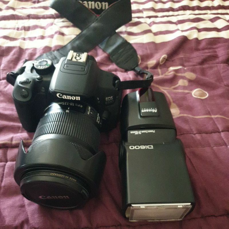 Canon 650D+EF-S 18-135mm鏡頭＋閃燈