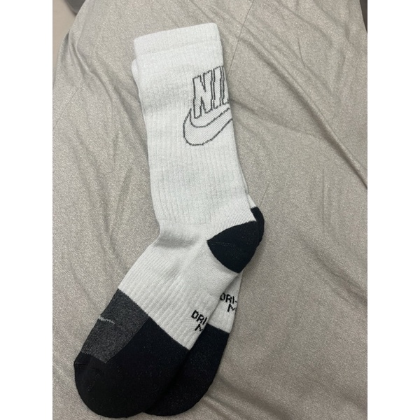 全新Nike 長襪 M號