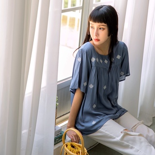 OB嚴選 民族風刺繡寬鬆方領波浪袖上衣 《AB15674》全館現貨大尺碼/女裝/現貨