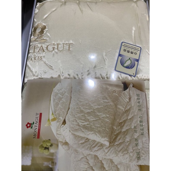 夢特嬌 緹花健康夏被  因外盒較大店到店需要拆盒子 介意者請勿下單