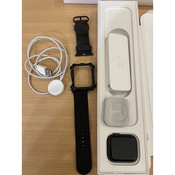 Apple Watch 6 二手 送黑色錶帶+框 黑色