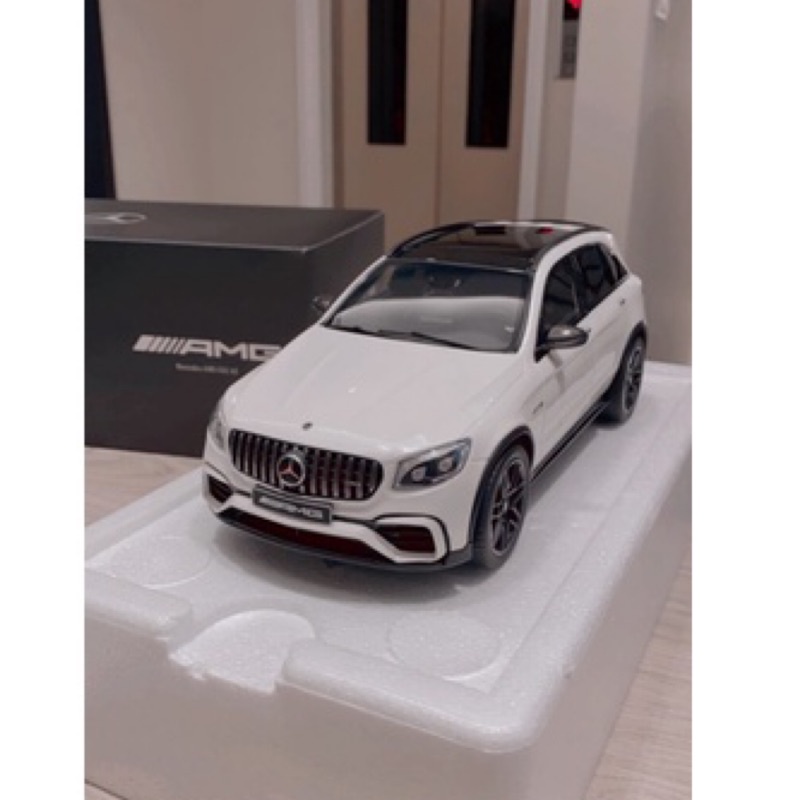 1/18 Mercedes-Benz GLC63S AMG 原廠限量白