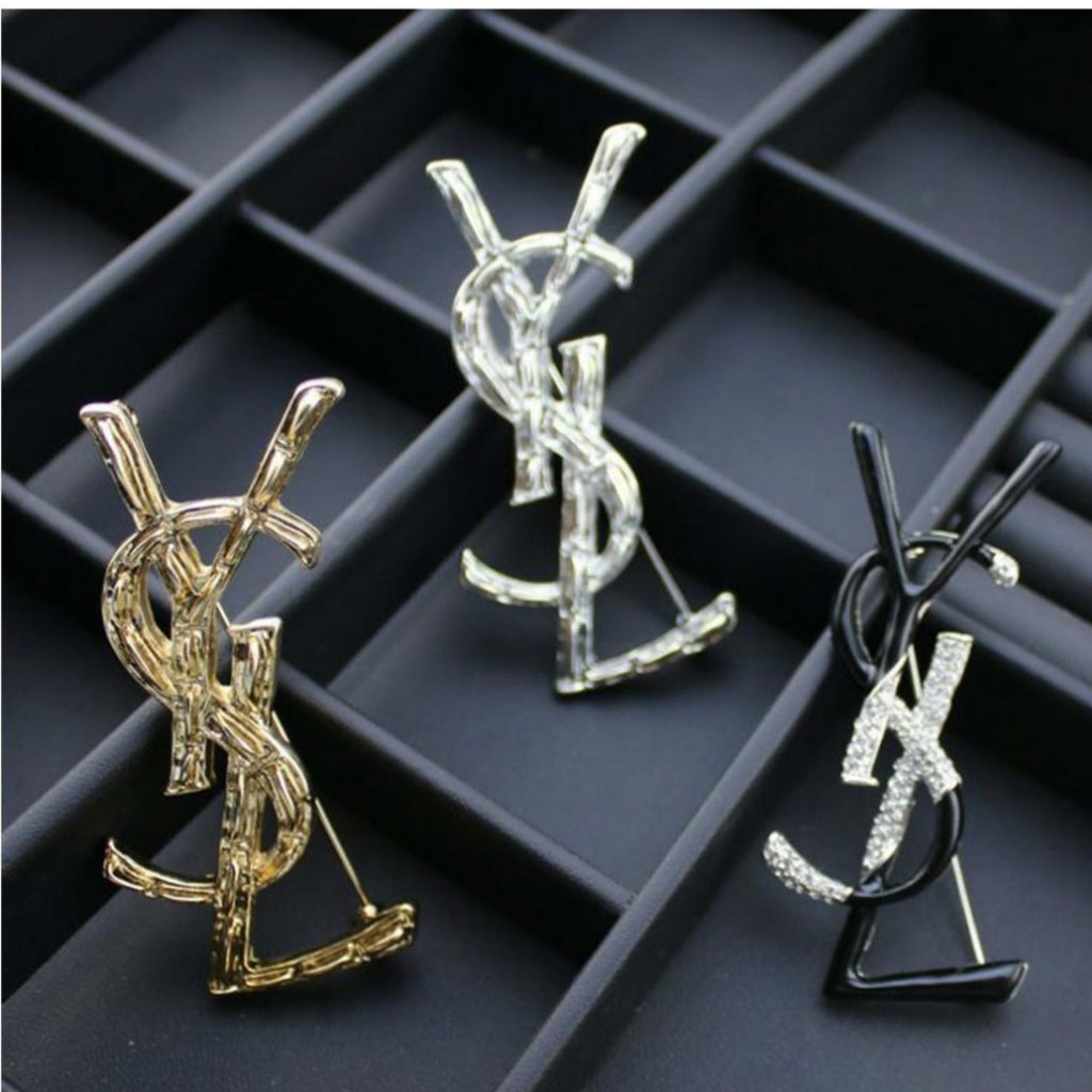 台灣有貨 西装大号ysl聖羅蘭字母胸花胸针高档女21潮配饰奢华气质别针ysl 蝦皮購物