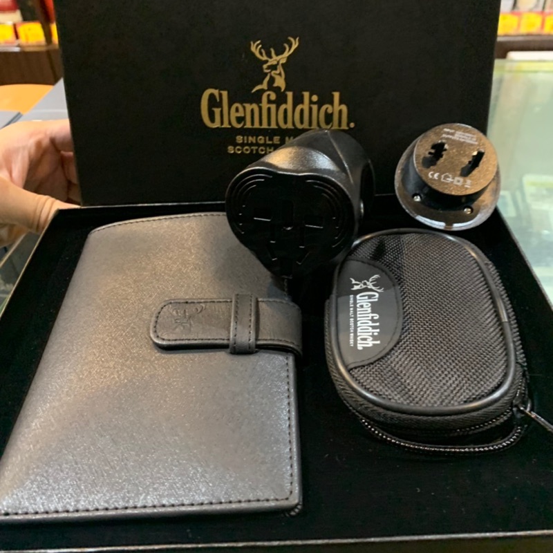 格蘭菲迪 Glenfiddich 皮夾 旅行萬用充電插頭 轉接器 萬國插頭 禮盒組