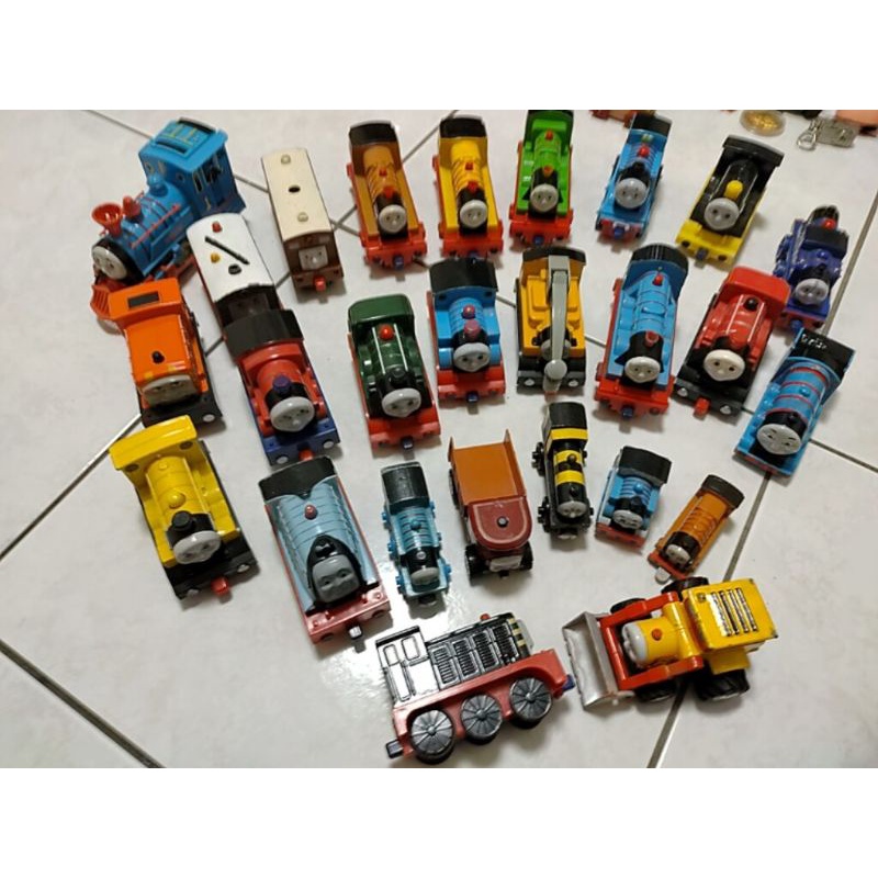 469 早期香港購買 湯瑪士小火車玩具一堆26台一起售