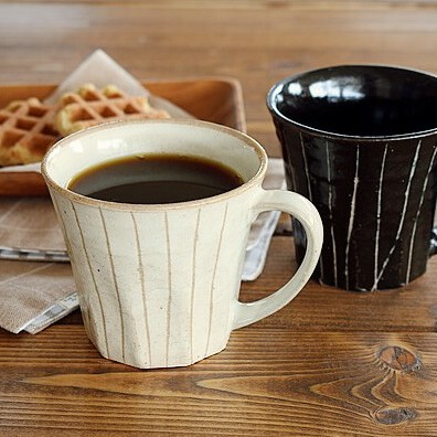 🚚現貨🇯🇵日本製 美濃燒條紋咖啡杯 陶瓷 米白/黑色 馬克杯 水杯 茶杯 咖啡杯 下午茶 陶器 日式陶瓷杯 佐倉小舖