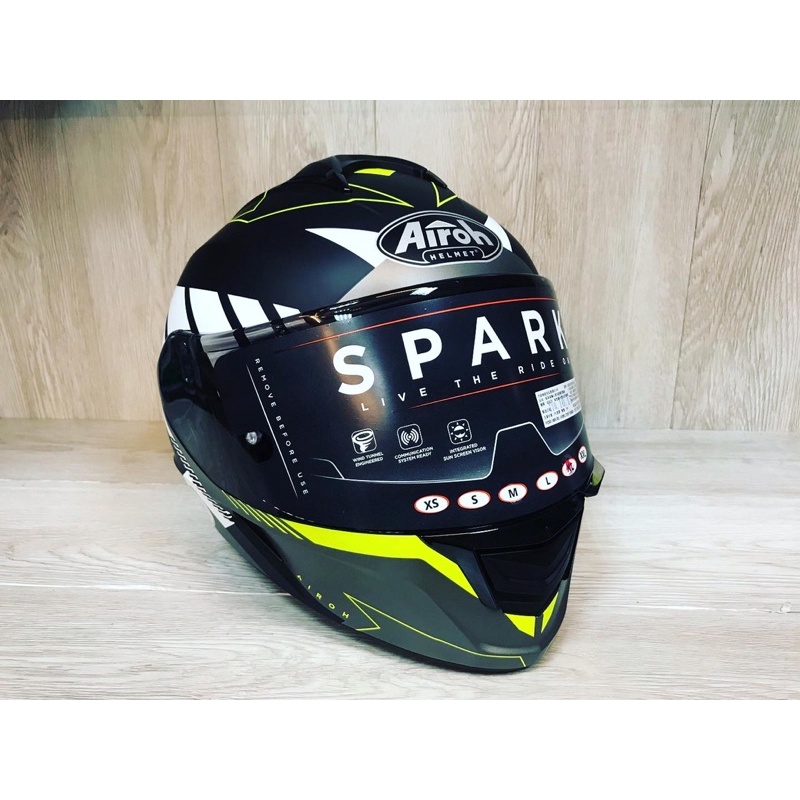 大里moto2輪館-2022義大利🇮🇹Airoh SPARK #8(黑白灰)安全帽新貨到！