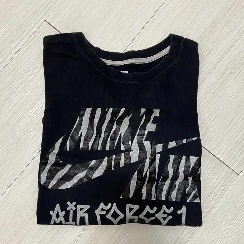 ［男友清衣櫃-二手］NIKE AIR FORCE1 黑色Tshirt T恤