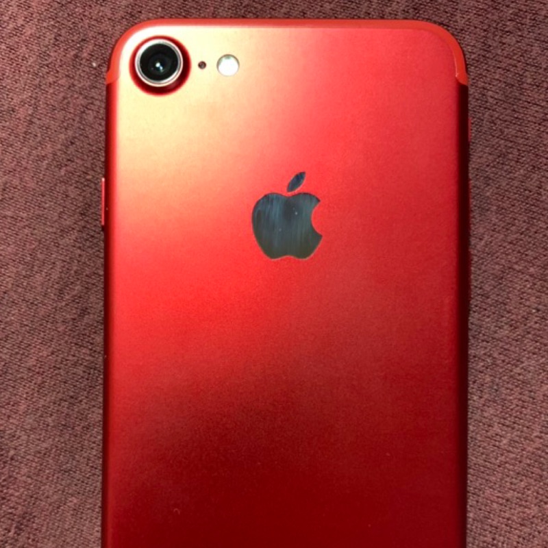 iPhone 7 128G，限量紅色，狀況佳，無傷無痕。