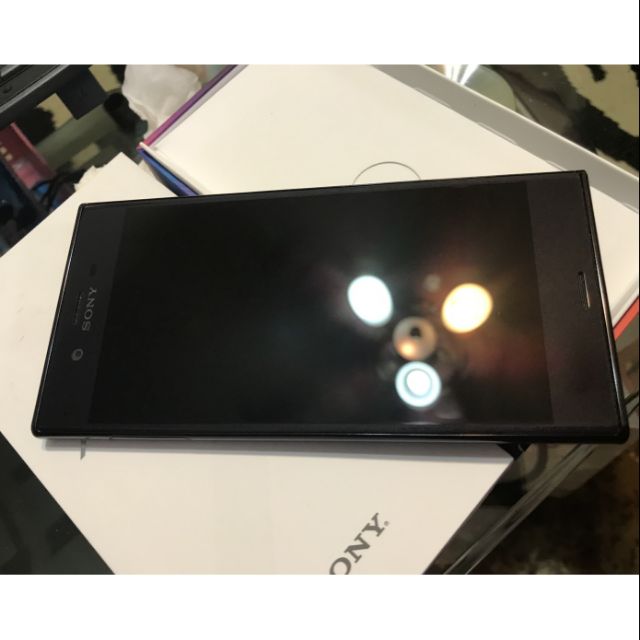 自售 sony xperia
xz  5.2吋 黑色64G照相神機 非iphone