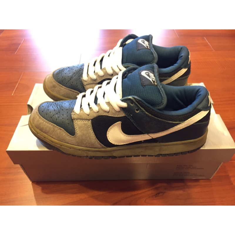nike dunk low pro sb futura