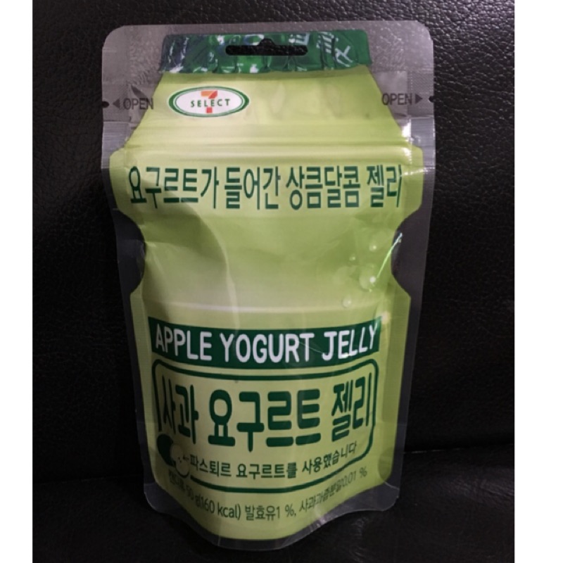 ❤❤╮豹 紋小舖舖╭❤❤ 🇰🇷 韓國7-11獨賣 青蘋果養樂多軟糖