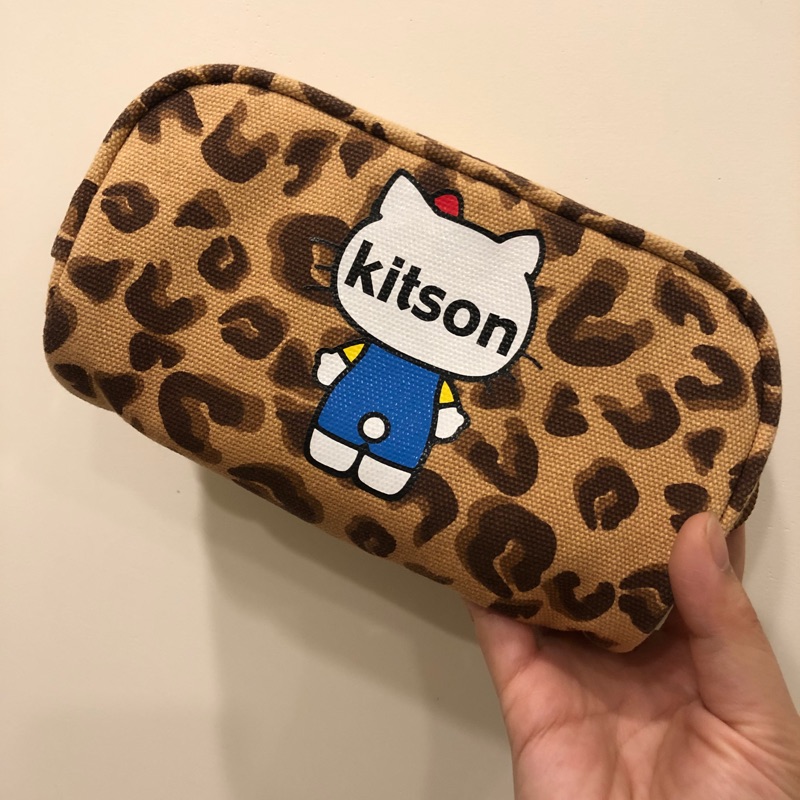 Kitson x kitty 聯名豹紋化妝包