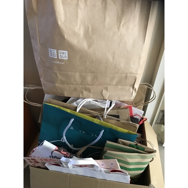 Uniqlo/新光三越/麵包店/星巴克/各店家的紙袋