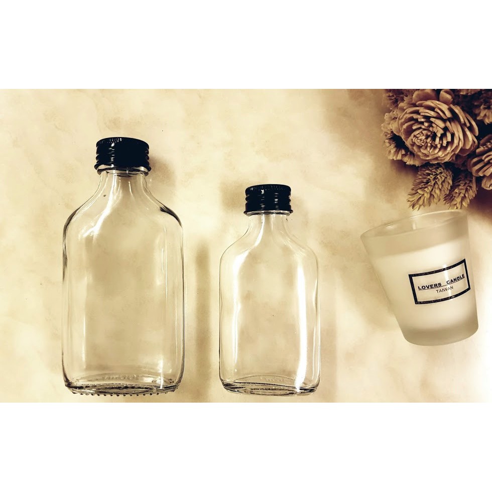 小型可愛不凋花永生花瓶，浮游花玻璃瓶，小扁酒瓶-50cc(右邊那個)