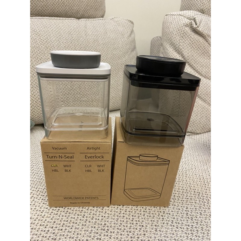 Ankomn Turn-n-seal 0.6L 全新真空保鮮盒 （保鮮罐 、咖啡豆保存、旋轉式真空罐）透明白 透明黑