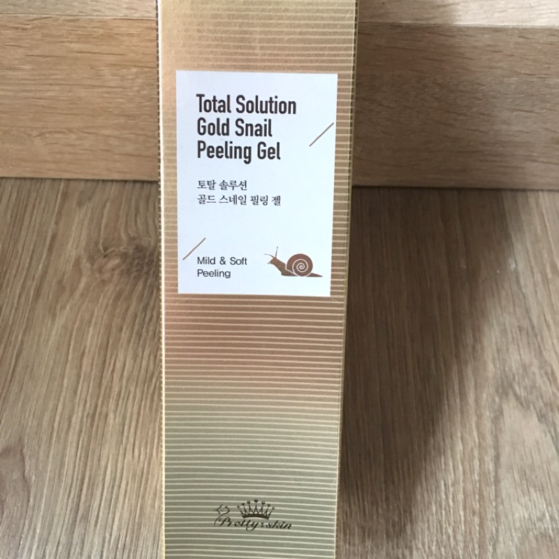 the SAEM total solution gold snail peeling gel黃金蝸牛去角質+贈面膜3片