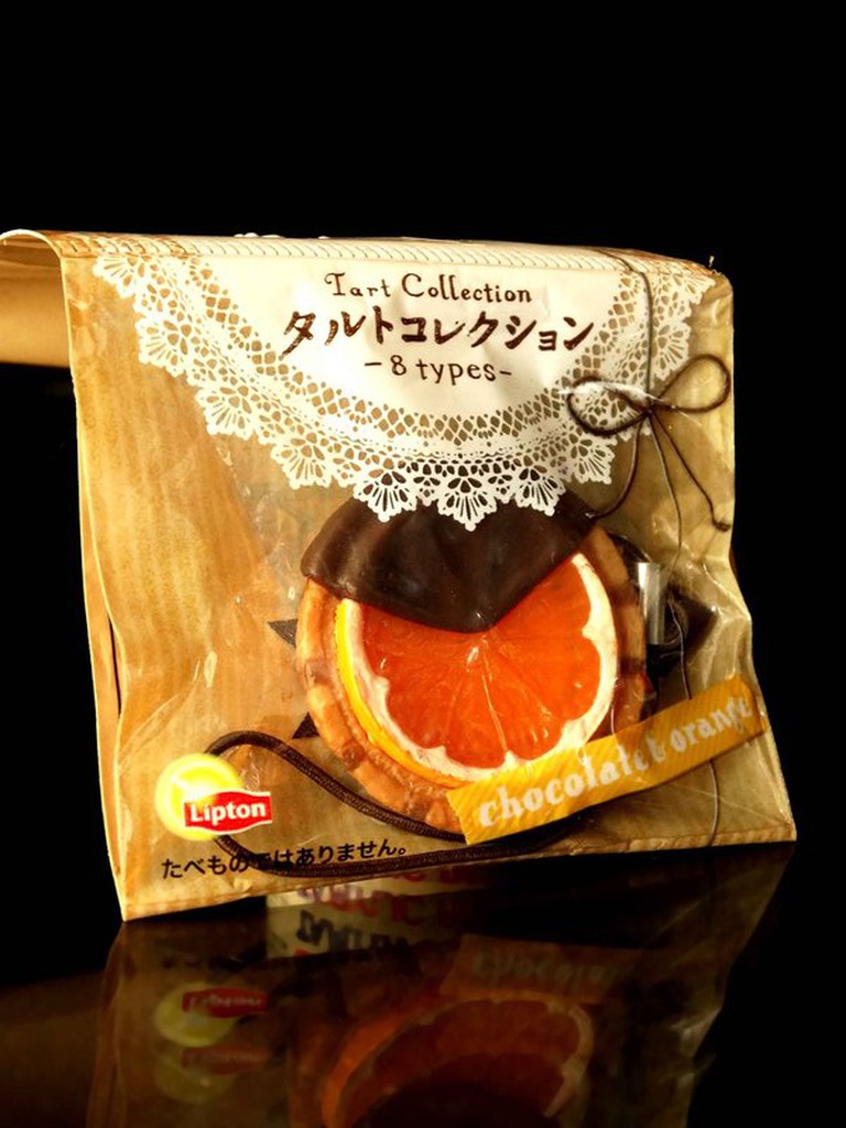 A-203 櫃  ：  LIPTON  TART COLLECTION  巧克力甜橙派  手機吊飾 　富貴玩具店