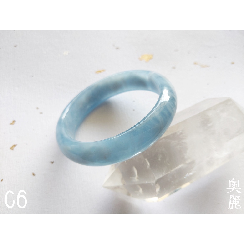ORLI奧麗水晶。《現貨》天然海藍寶手鐲。天然海水藍寶手鐲C6。內徑59MM約19號