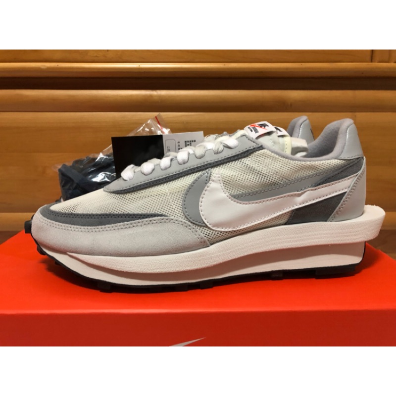 nike sacai grey white