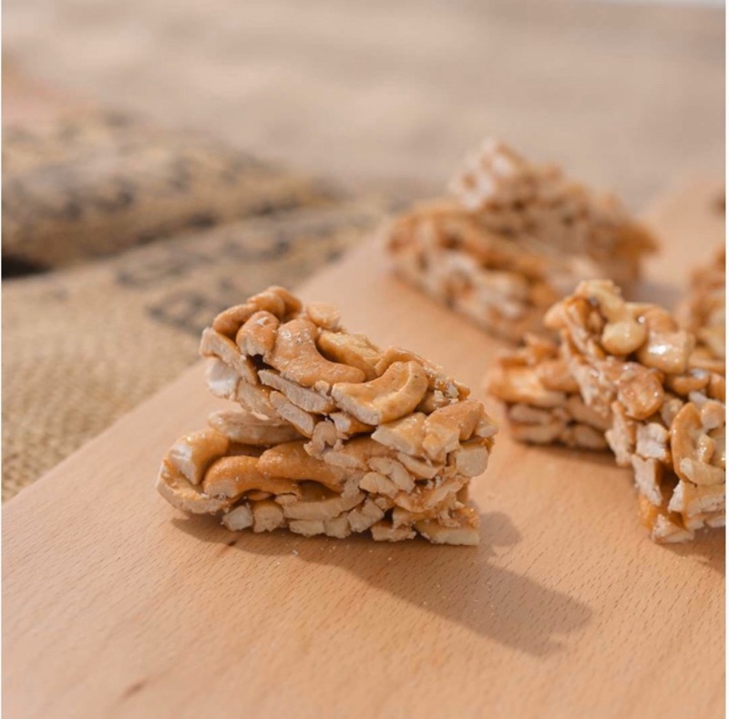 布田花生糖 腰果棒250公克口感扎實 口齒留香 伴手禮 禮盒 聚會點心 零嘴 茶點 台灣名產 蝦皮購物