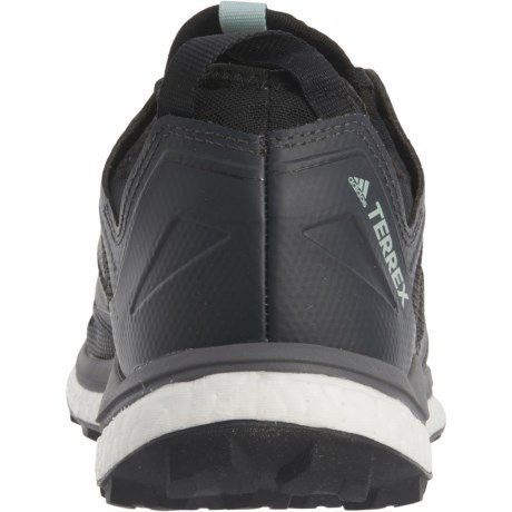 terrex agravic xt trail